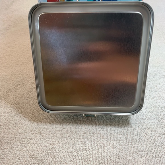 Set of 2 Pioneer Woman Locktop Tins Summer Party - Picture 4 of 4